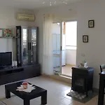 Cosy Rooftop Central Apartment At Pazari I Ri