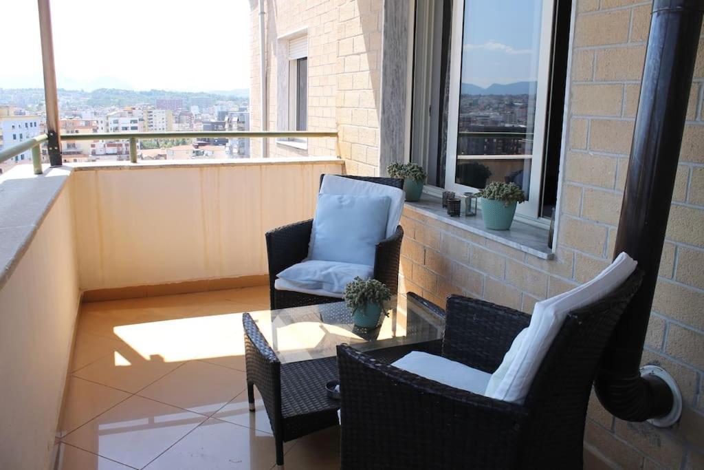 Cosy Rooftop At Pazari I Ri Apartment *